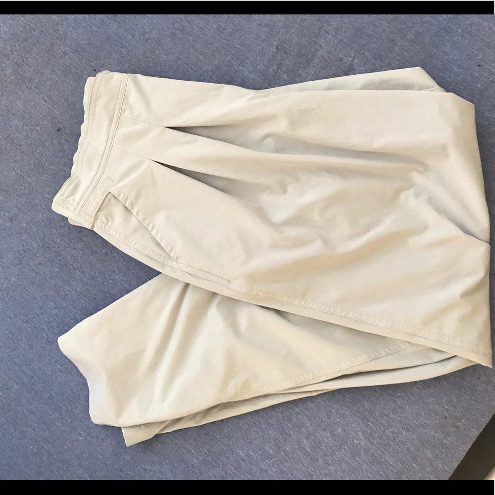 Breezy pleated pants